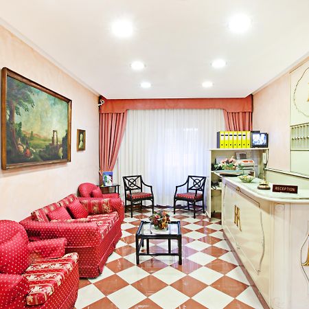 Hotel Augustea Rome Bagian luar foto