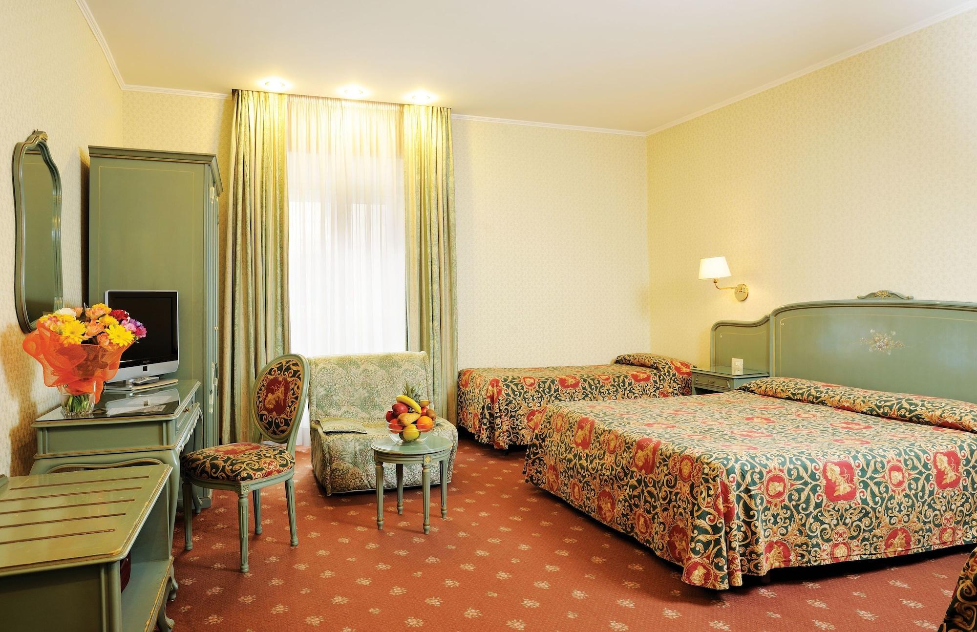 Hotel Augustea Rome Bagian luar foto