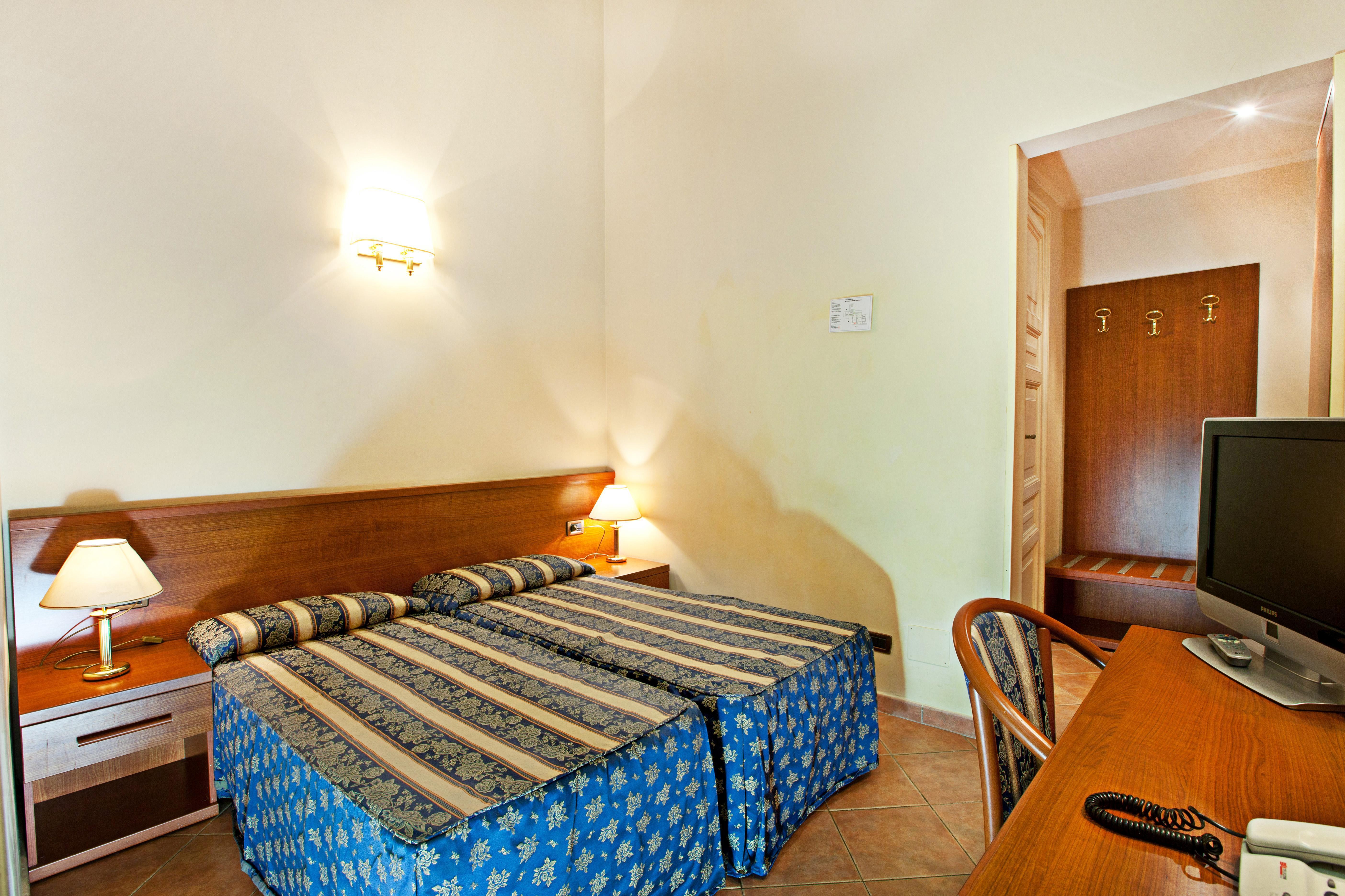 Hotel Augustea Rome Bagian luar foto