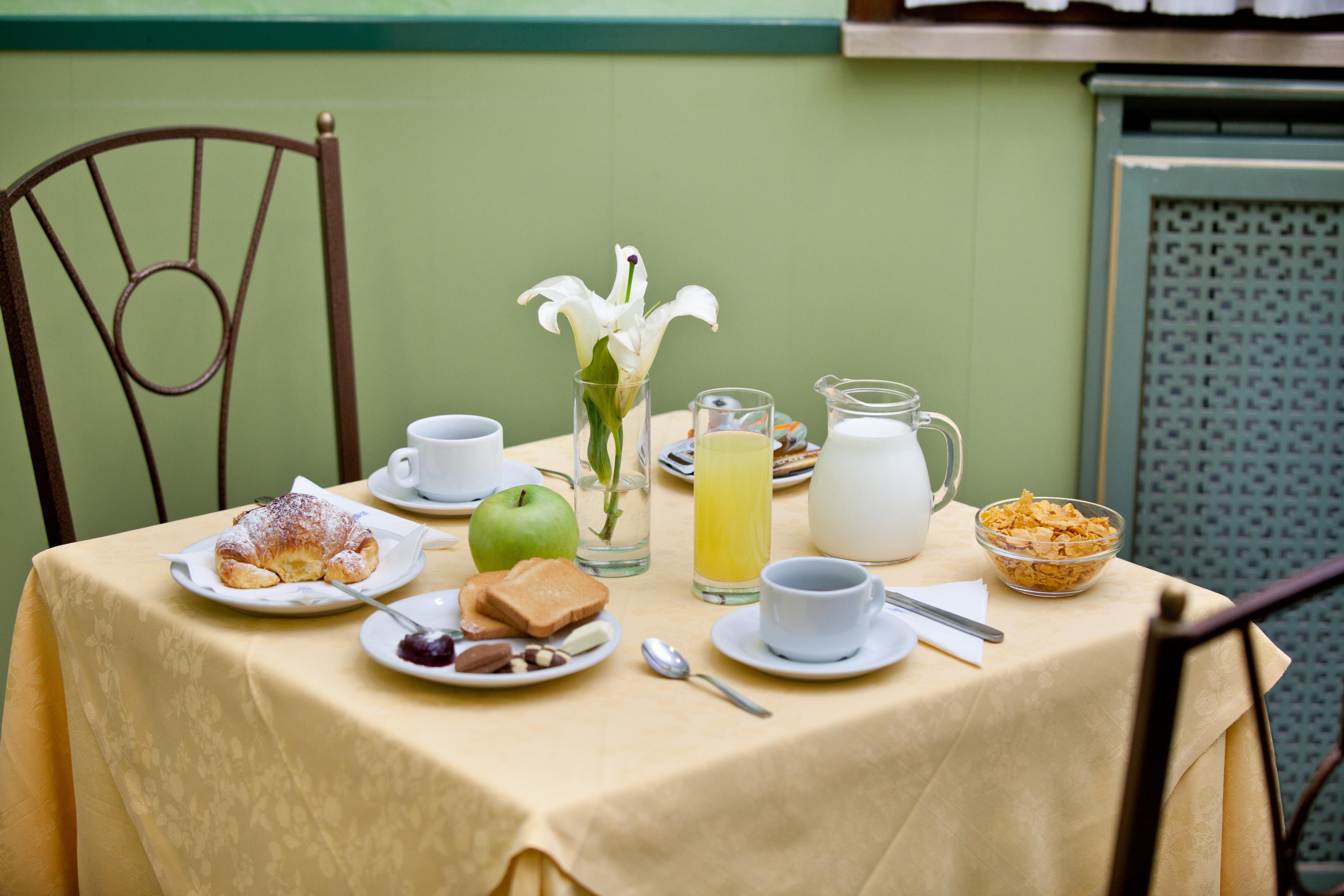 Hotel Augustea Rome Bagian luar foto