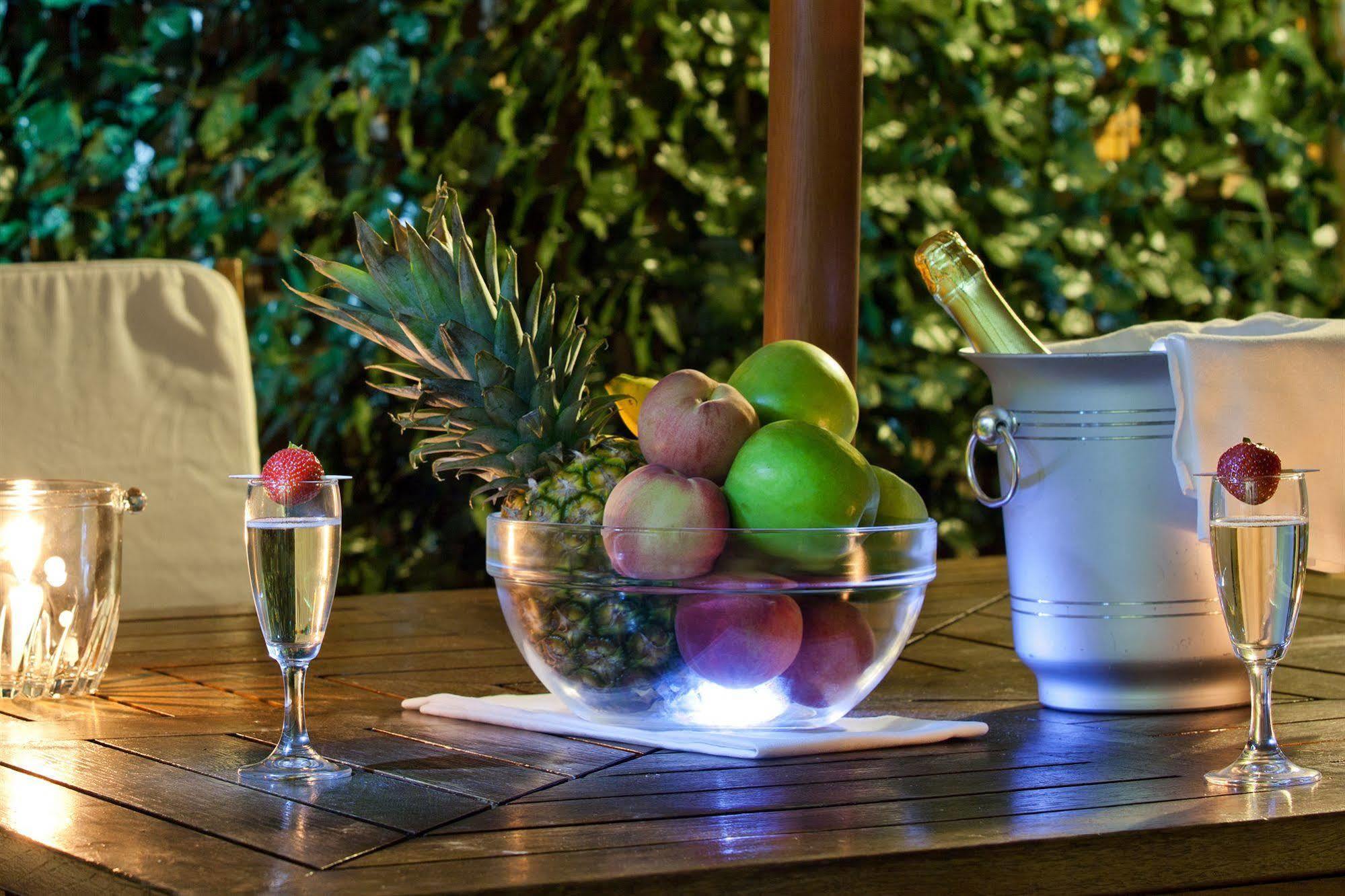 Hotel Augustea Rome Bagian luar foto