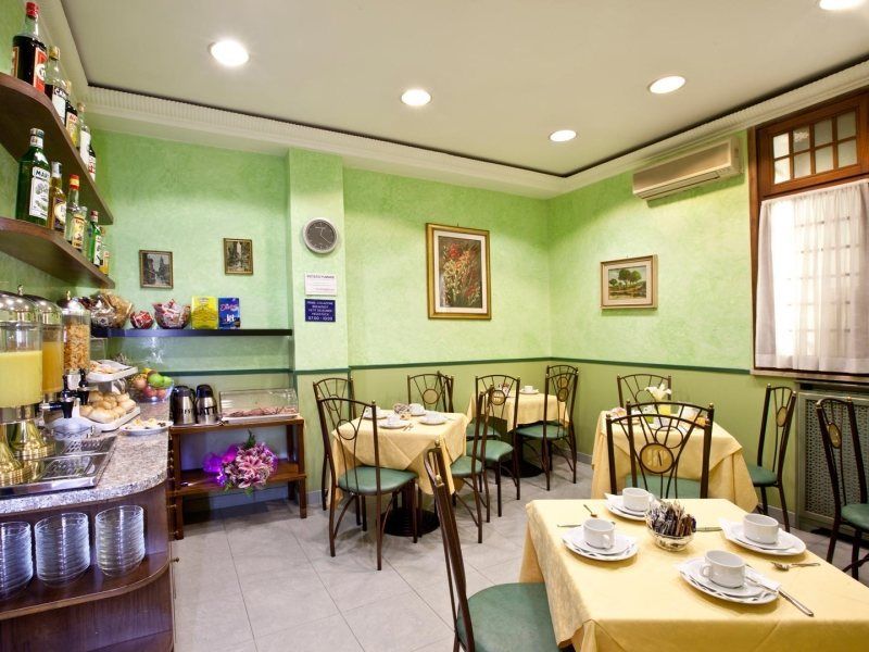 Hotel Augustea Rome Bagian luar foto